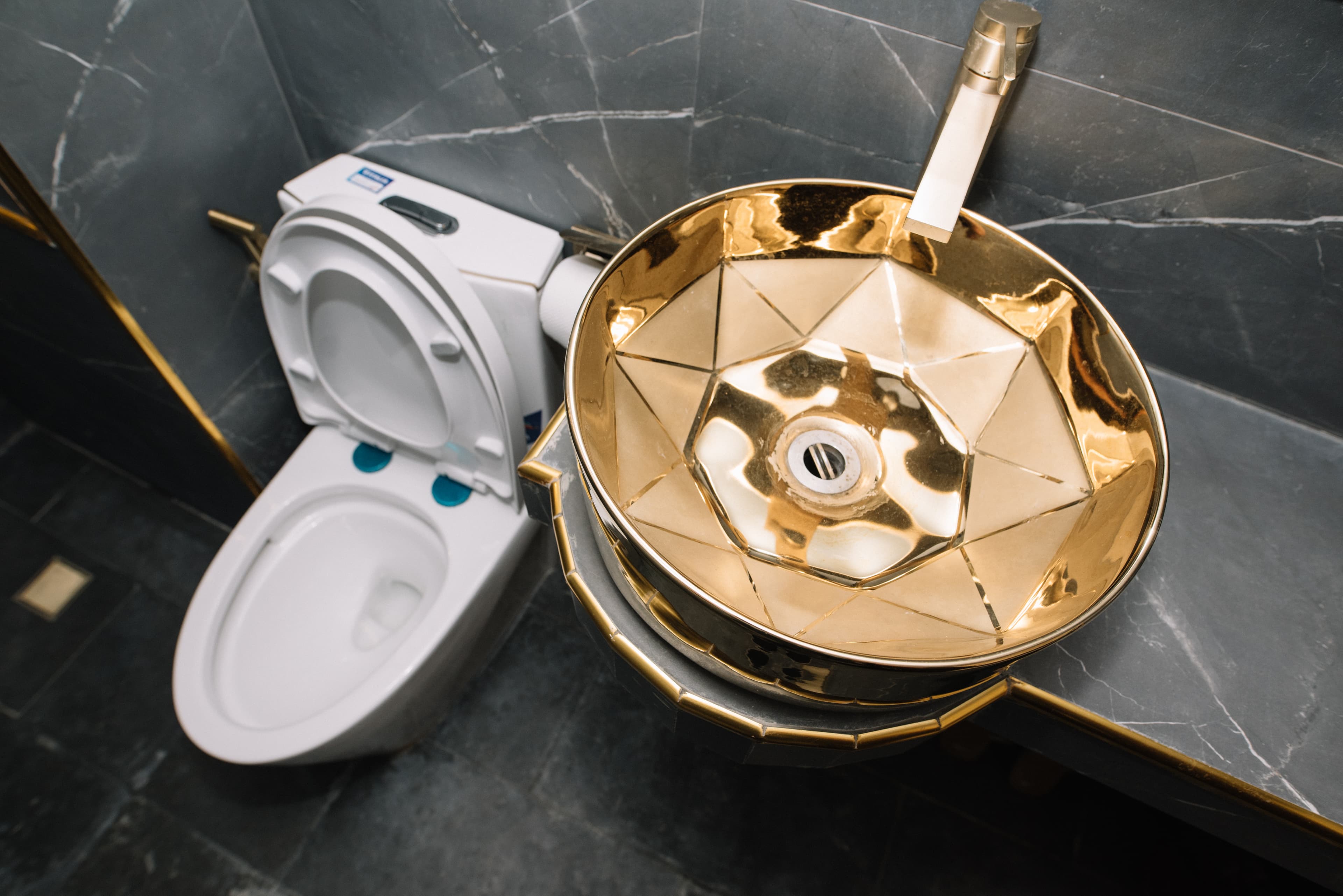 Bathroom amenities